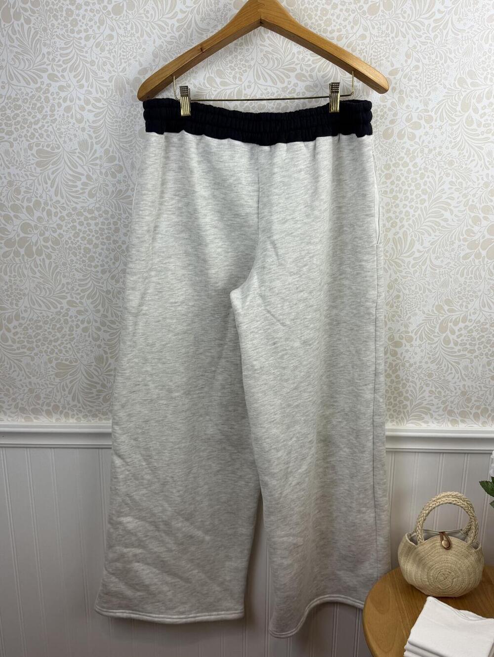 Edikted Navy and Gray Contrast Logo Embroidered Sweatpants - Size - Large - Picture 8 of 8